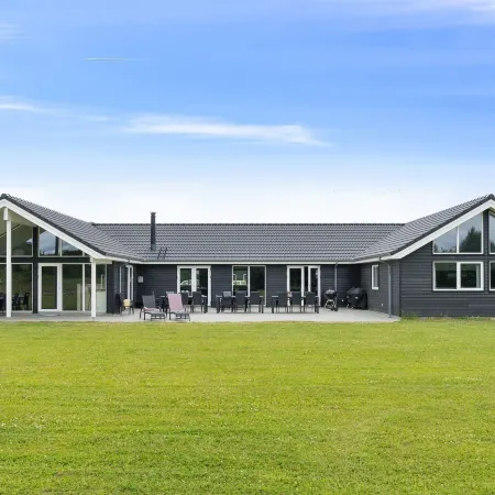 Luxury Pool Villa in Grena Отели в г. Грено