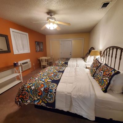 Family Apartment, 3 Bedrooms, Fireplace, Courtyard View Butterfield Inn Main Street Cottages Promo Code