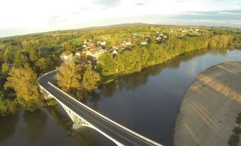 Le Pont de la Loire - Housity