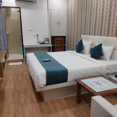 Superior Room ADVANTAGE INN Promo Code