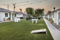 Bungalows Hostel Hotels in 