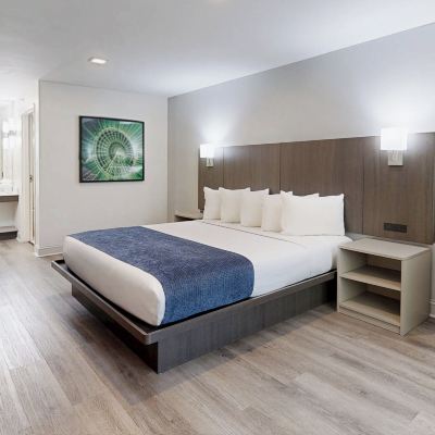 Superior King Room Avanti Resort Orlando Promo Code