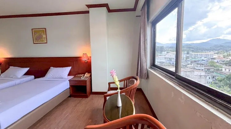 ห้องเตียงแฝดที่ได้รับการปรับปรุงใหม่
