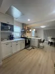 Newly Renovated Luxury 3-Bed 2-Bath Home with Easy Airport Access