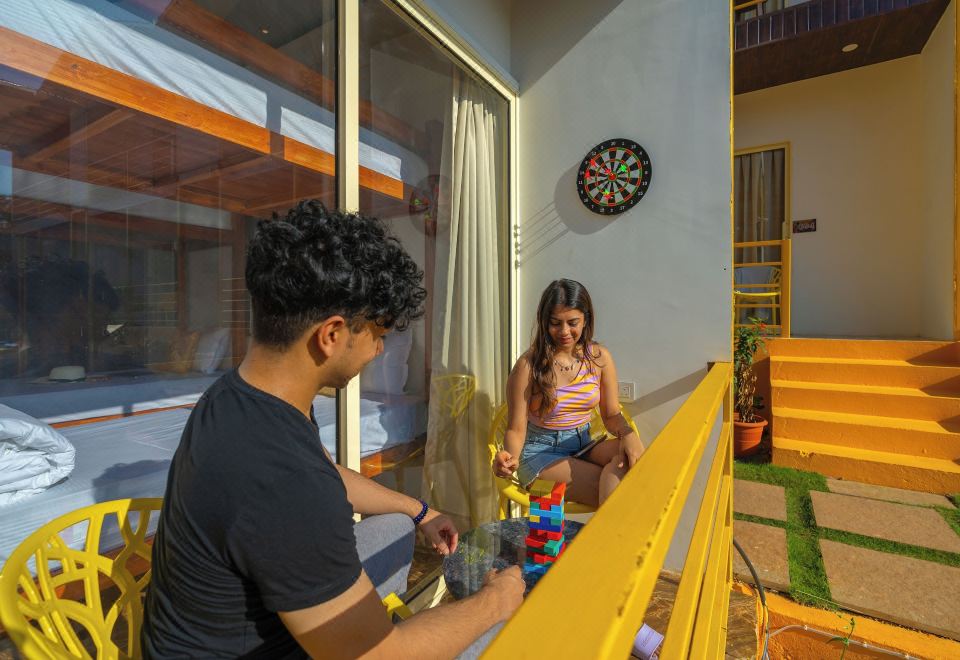 8人混合宿舍床位