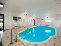Ramada by Wyndham Effingham Hotels in Effingham County