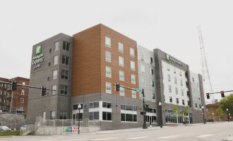 Holiday Inn Express & Suites Omaha Downtown - Old Market
