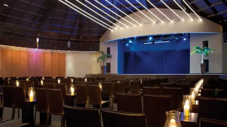 シークレッツ セント ジェームズ  施設