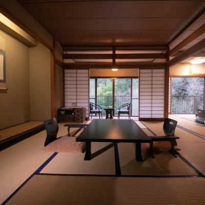 Riverside Deluxe Japanese Style Room-10 Tatami Mats + 10 Tatami Mats + Veranda(Capacity: 6 People) 箱根温泉　鶴井の宿　紫雲荘 クーポン