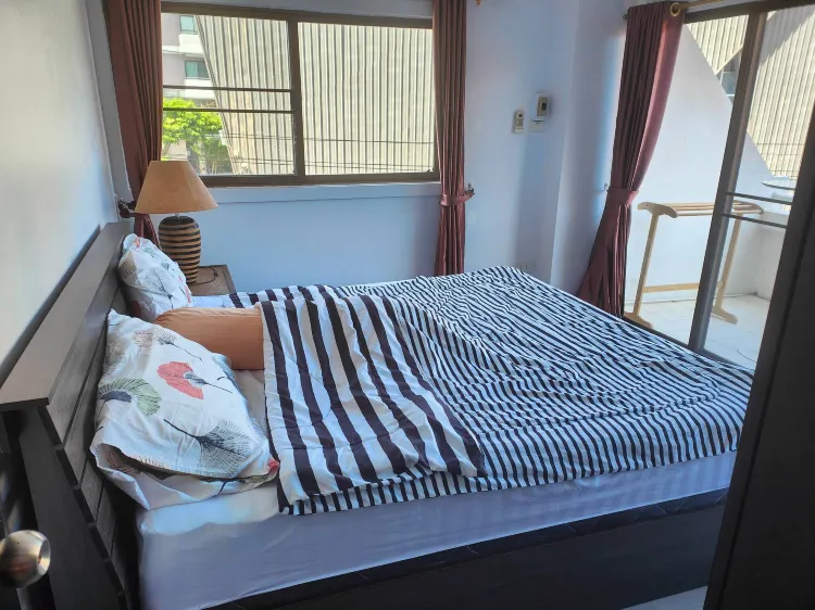 อพาร์ทเมนท์, บ้านหรืออพาร์ทเมน์ทั้งหลัง