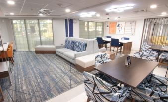 Holiday Inn Express & Suites Fort Lauderdale Airport West