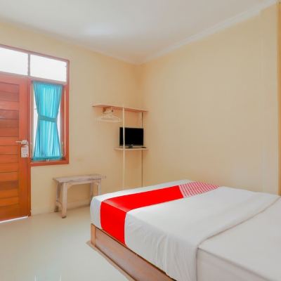 Standard Double Room OYO 90301 Hidden Village Uluwatu Promo Code