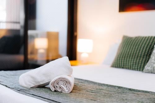 带阳台的两卧室公寓