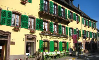 Logis Hôtel-Restaurant Aux Trois Roses - Housity