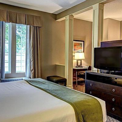 Deluxe Studio Suite The Inn at River Landing Promo Code