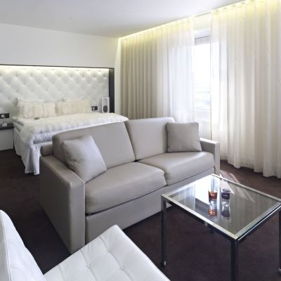 Premium Junior Suite View Hotel Riverton Promo Code