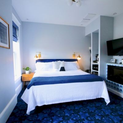 Standard Room, 1 King Bed (205) Hudson Whaler Promo Code