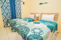 Connie's Comfort Suites Hotel di 