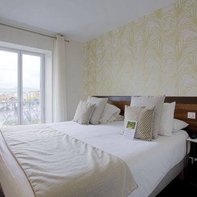 Comfort Double Room Hotel le Relais Saint-Jacques Promo Code