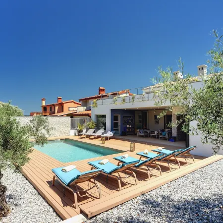 Villa in Stinjan with Pool and Sea View