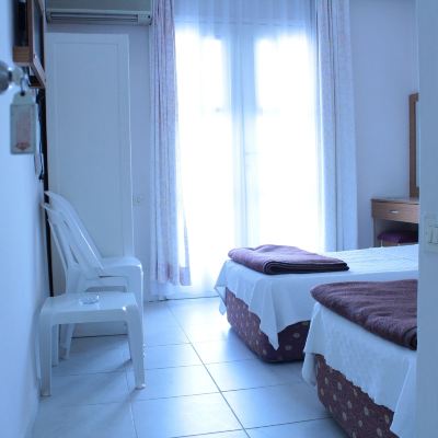 Standard Twin Room Mola Hotel Promo Code