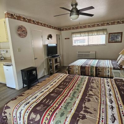 Family Room with 2 Queen Beds Sequoia Lodge Promo Code