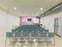 アルベルゲ・インツルホーベン&ハエン - ホステル ハエンのホテル