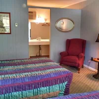 Economy Room, 2 Double Beds, Kitchen Roseloe Motel Promo Code