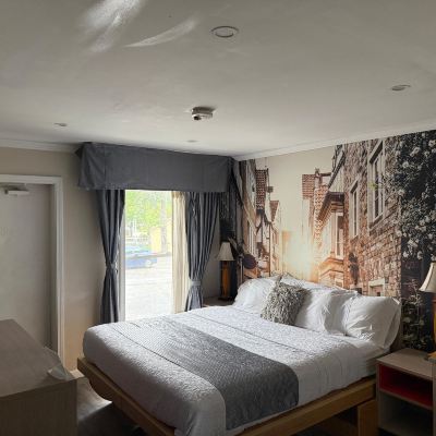 Standard King Room Hamilton Inn Promo Code