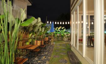The Signature Hotel @ Thapae - Housity