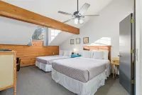 The Travelers Nest For 8