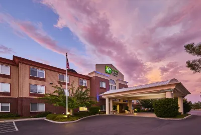 ฮอลิเดย์ อินน์ เอ็กซ์เพรส โรงแรม & สวีท เมดฟอร์ด-เซ็นทรัล พอยต์ บาย IHG โรงแรมใน