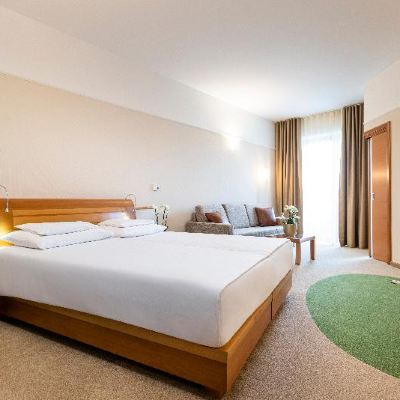 DOUBLE Double room Prestige with extra bed