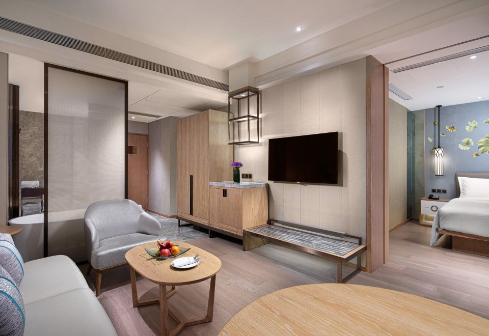 Crowne Plaza Shanghai Nanjing RoadDeluxe Suite