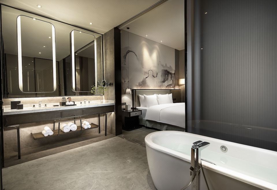 雪凌豪华湖景大床房