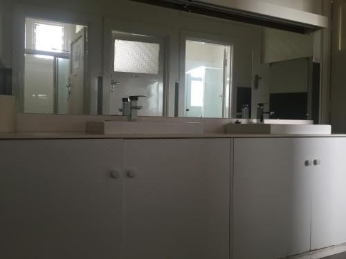 双人房（带公共浴室）