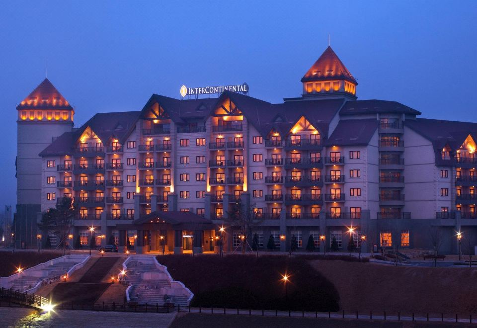 InterContinental Hotels ALPENSIA PYEONGCHANG RESORT by IHGExecutive Suite