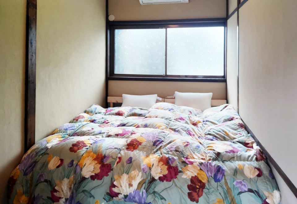 双床房-共用浴室-禁烟