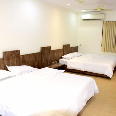 Deluxe Triple Room Hotel Kanha Promo Code