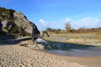 Coastal/ country cottage in Pembrokeshire National Park. Award winning beaches. Hotels in Stackpole