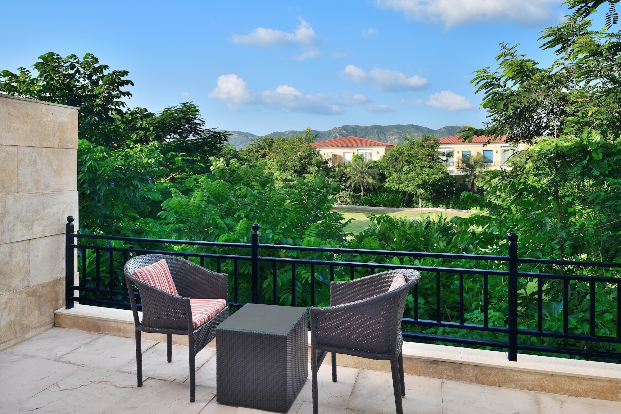至尊别墅， 别墅， 2张大床， 度假村景观， 阳台