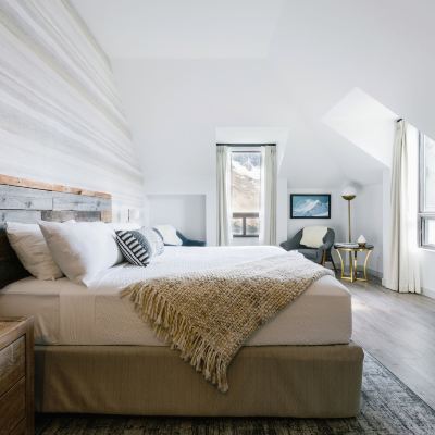 Premium Single Room, 1 King Bed, Valley View Glacier View Lodge Promo Code