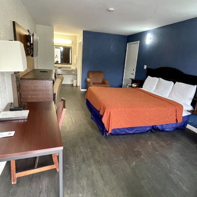 King Room-Non-Smoking Key West Inn - Roanoke Promo Code