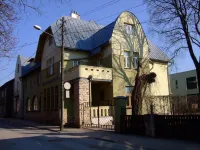 Looming Hostel
