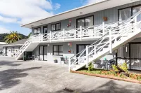 Dolphin Motel Hotels in 