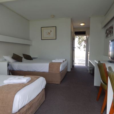 Twin Room Kingston Lobster Motel Promo Code