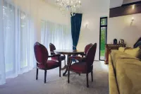 Villa Tom Hotel di 