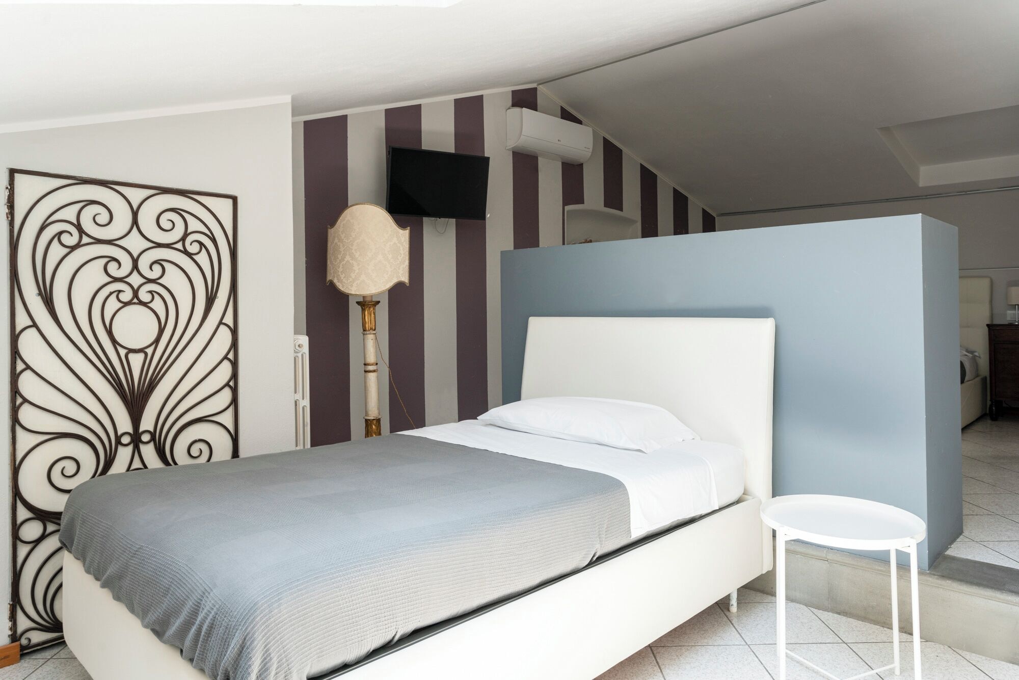 家庭房， 多张床， 城市景观