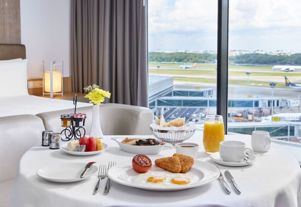 特大床標準房 跑道景觀 高樓層