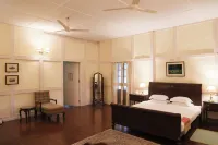 Chowkidinghee Heritage Chang Bungalow Hotele w: 